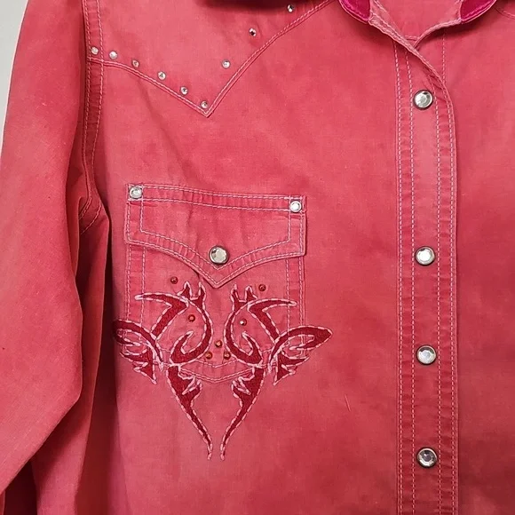 Wrangler Women's Coral Embroidered Button-Down Shirt. Size Meduim. - Picture 2 of 8